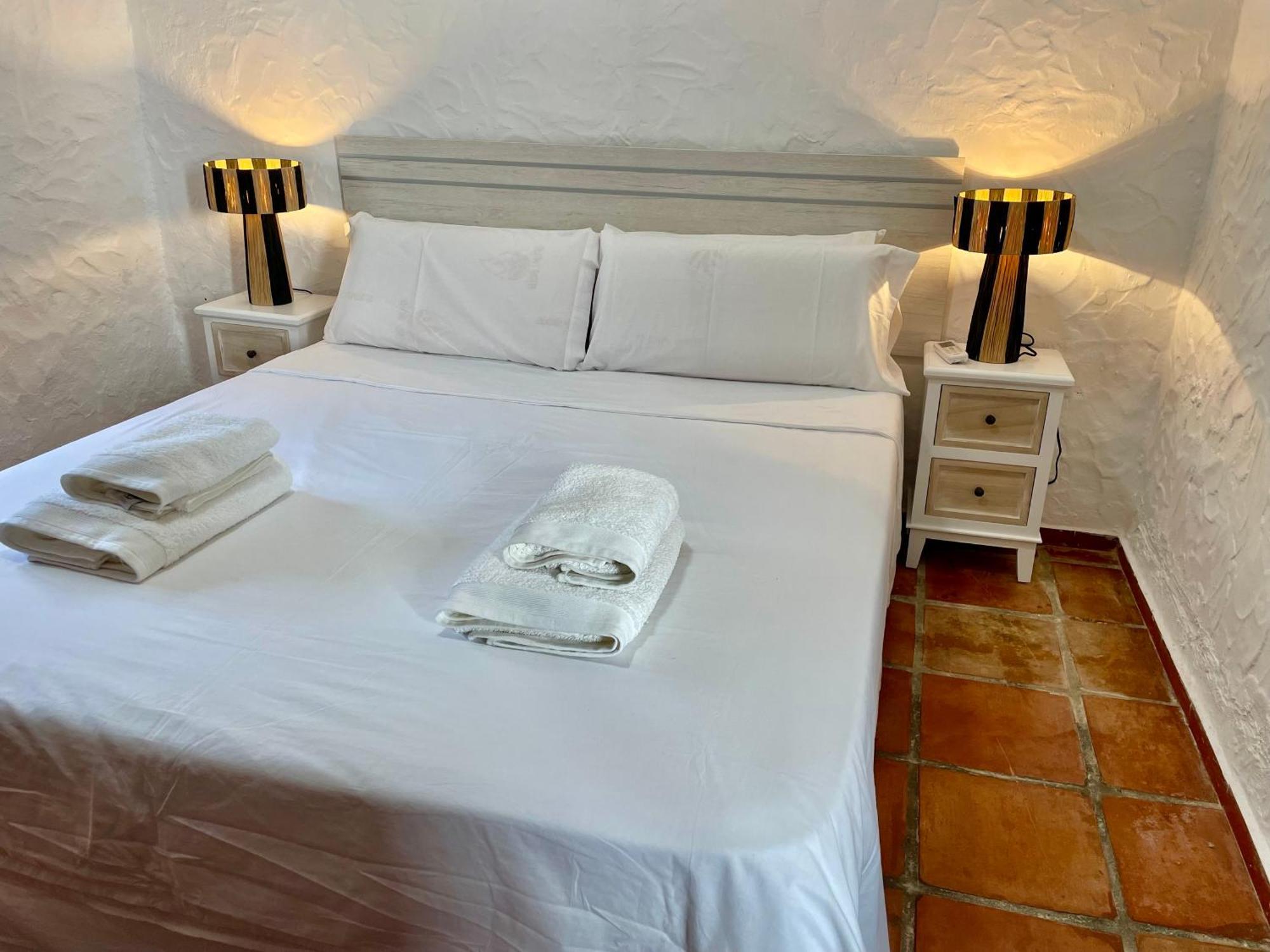 Chalet Con Piscina Privada En Bolonia Tarifa Luaran gambar