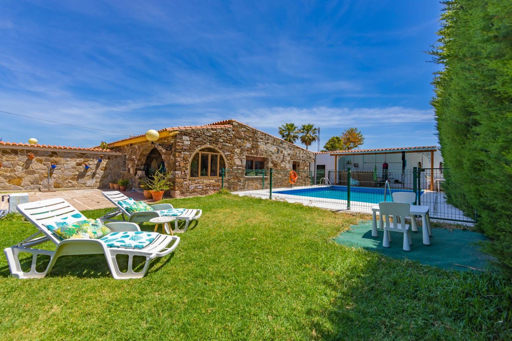 Chalet Con Piscina Privada En Bolonia Tarifa Luaran gambar